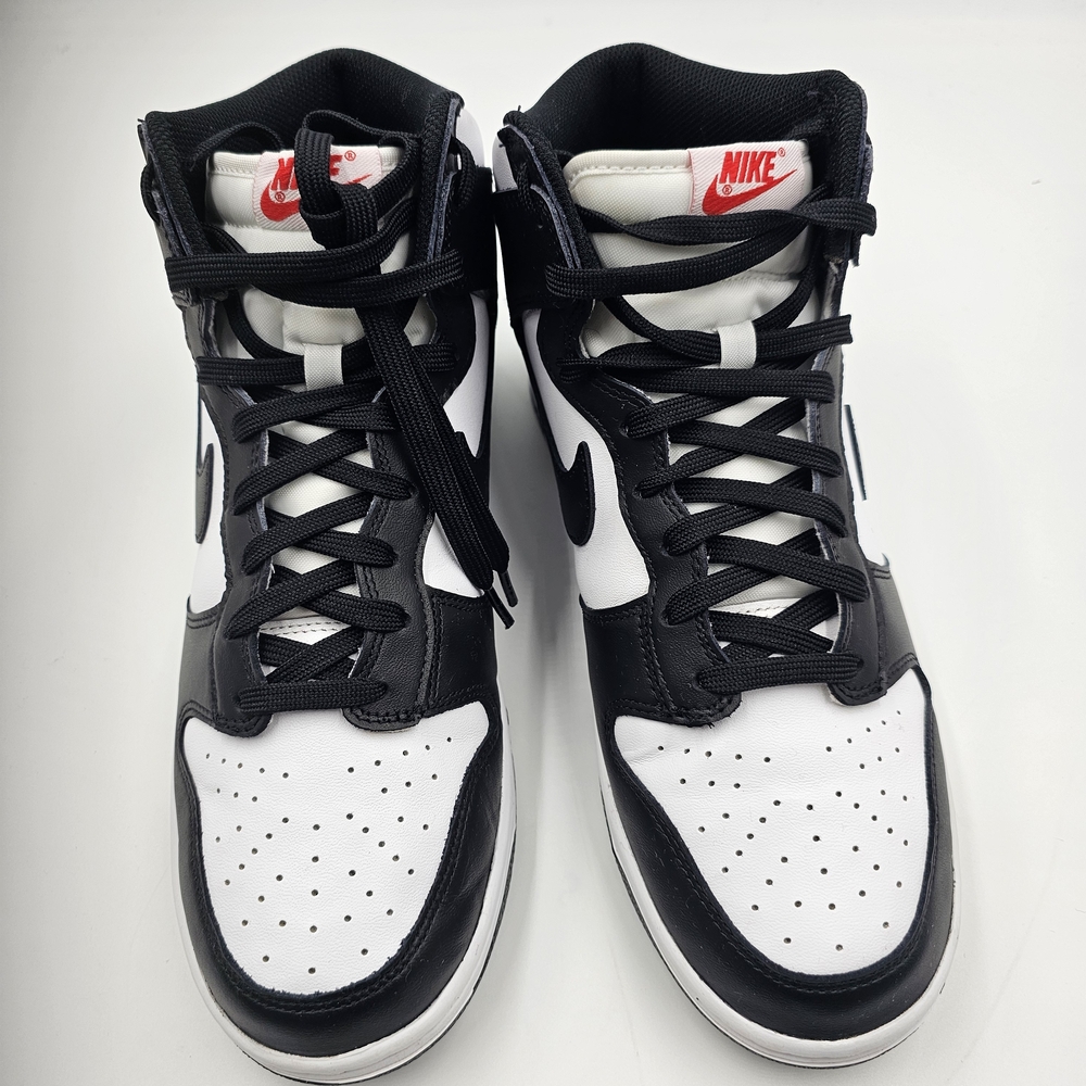 Nike Men's Black and White Sneakers with Red Accents